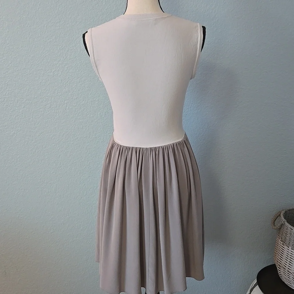 REBECCA TAYLOR Silk Pleated W/ Viscose Blend Top V Neck Midi Dress Gray Sz Small - Picture 8 of 13